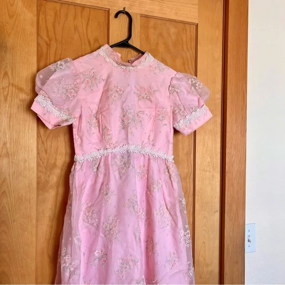 Vintage Size XS/2 Princess Style Pink Floral Maxi Dress with Bow Back - Picture 8 of 9